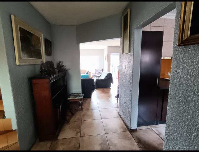 3 BEDROOM DUPLEX FOR SALE IN BRACKENHURST